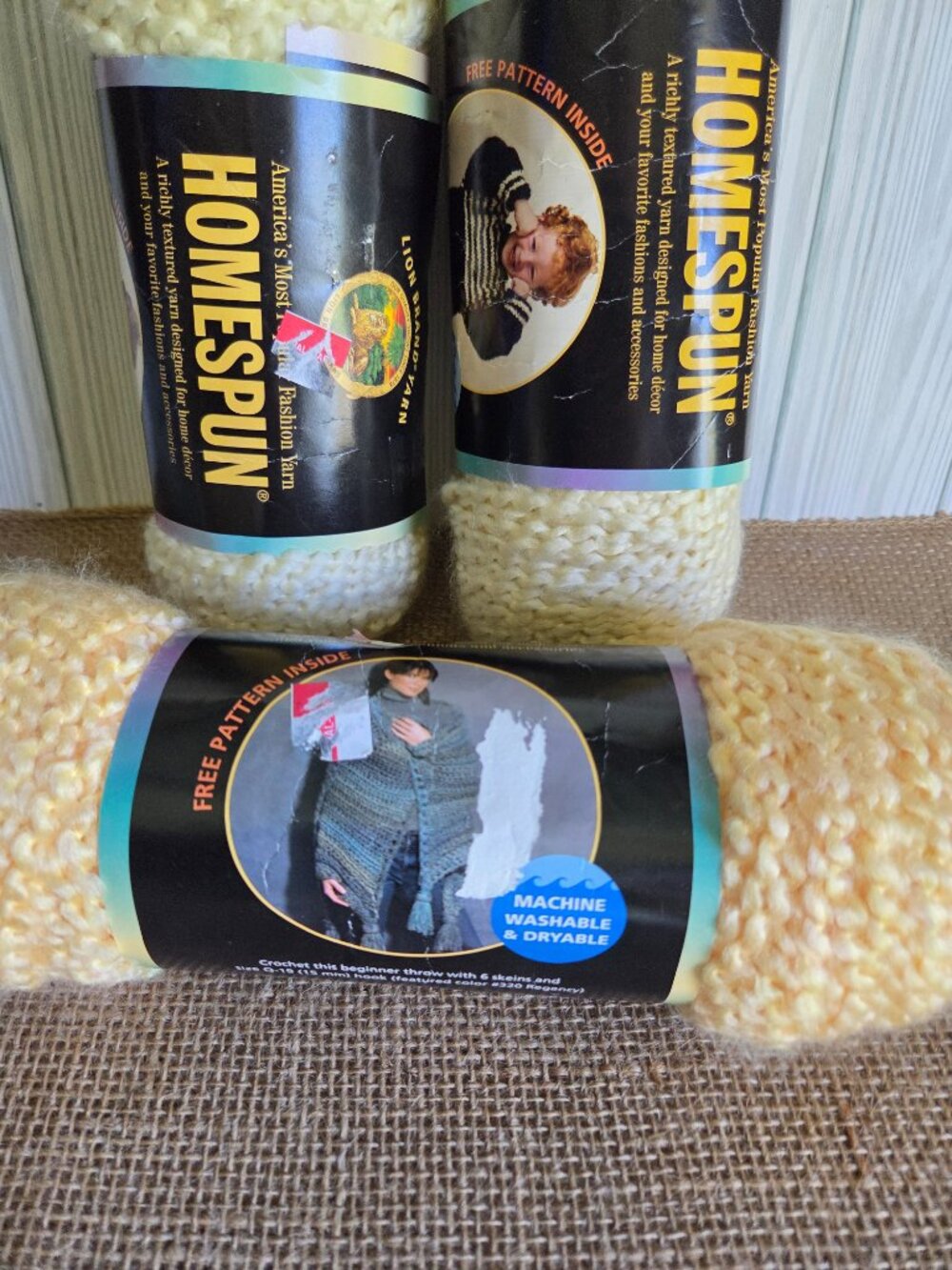 Lot of 3 Lion Brand Homespun Yarn Skeins – Bulky Chunky - Picture 3 of 8